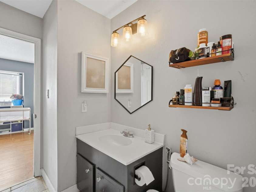 8338 Cricket Lake Drive, Charlotte, NC 28277.  MLS# CAR4401022, YatesRealty ID 44658. 
