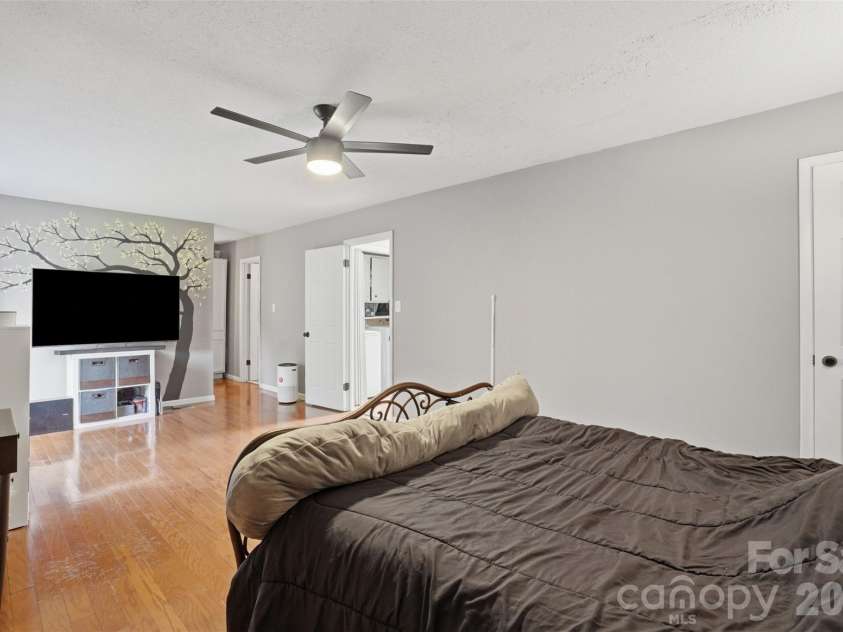 8338 Cricket Lake Drive, Charlotte, NC 28277.  MLS# CAR4401022, YatesRealty ID 44658. 