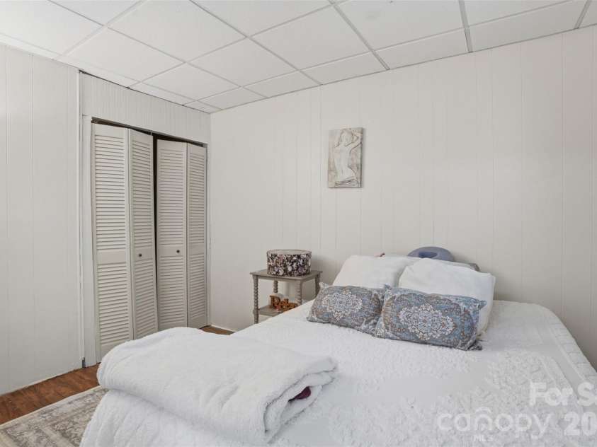 8338 Cricket Lake Drive, Charlotte, NC 28277.  MLS# CAR4401022, YatesRealty ID 44658. 