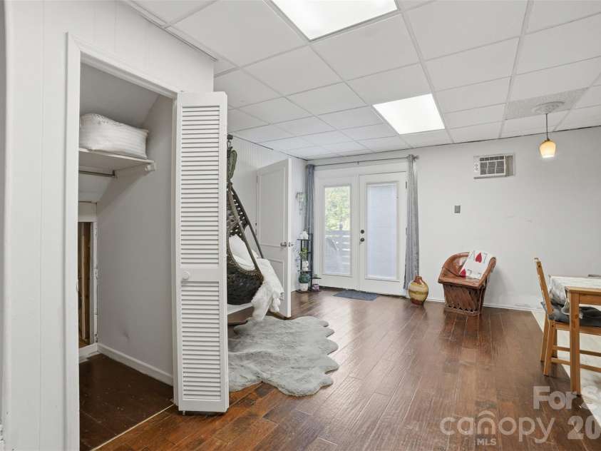 8338 Cricket Lake Drive, Charlotte, NC 28277.  MLS# CAR4401022, YatesRealty ID 44658. 