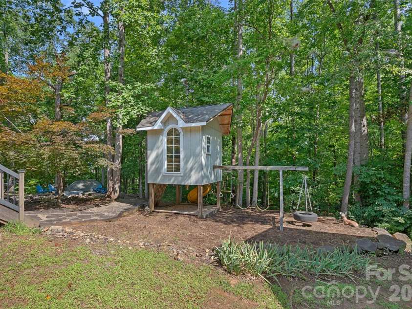 199 Robinson Road, Mooresville, NC 28117.  MLS# CAR4413502, YatesRealty ID 44659. 