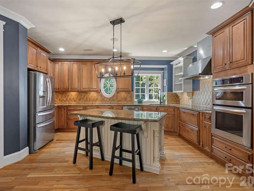 199 Robinson Road, Mooresville, NC 28117.  MLS# CAR4413502, YatesRealty ID 44659. Gourmet chef's kitchen