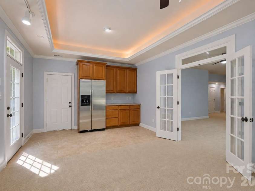 199 Robinson Road, Mooresville, NC 28117.  MLS# CAR4413502, YatesRealty ID 44659. Lower level kitchenette