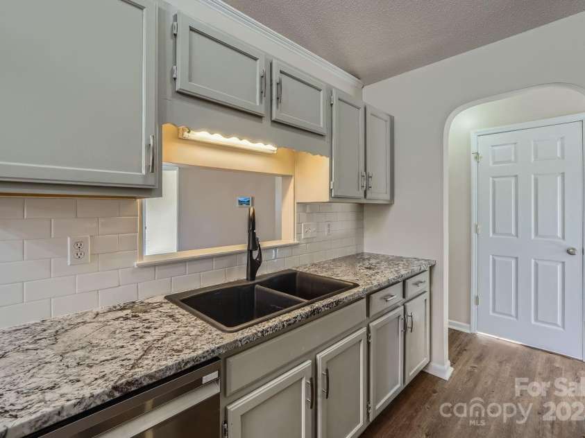 3753 Capps Hill Drive, Charlotte, NC 28216.  MLS# CAR4240768, YatesRealty ID 4466. 