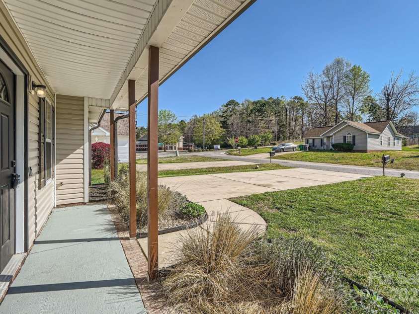 3753 Capps Hill Drive, Charlotte, NC 28216.  MLS# CAR4240768, YatesRealty ID 4466. 