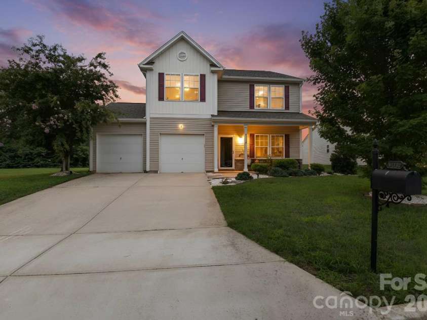 5149 Red Poll Drive, Greensboro, NC 27405.  MLS# CAR4411015, YatesRealty ID 44660. 5149 Red Poll Drive