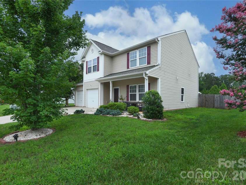 5149 Red Poll Drive, Greensboro, NC 27405.  MLS# CAR4411015, YatesRealty ID 44660. 