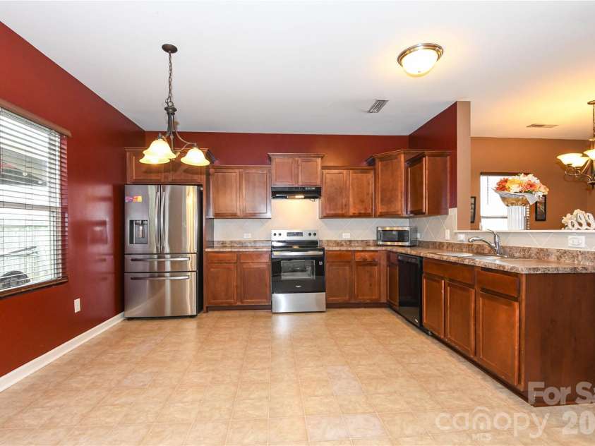 5149 Red Poll Drive, Greensboro, NC 27405.  MLS# CAR4411015, YatesRealty ID 44660. Kitchen