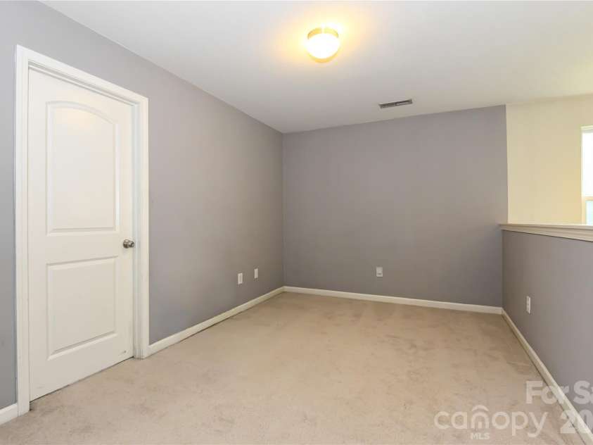 5149 Red Poll Drive, Greensboro, NC 27405.  MLS# CAR4411015, YatesRealty ID 44660. Loft