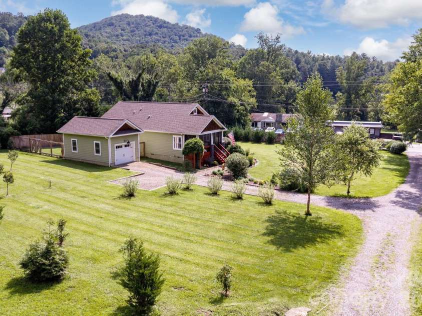 7 Addison Fisher Way, Asheville, NC 28805.  MLS# CAR4414192, YatesRealty ID 44664. .77 flat acres!?!?!?