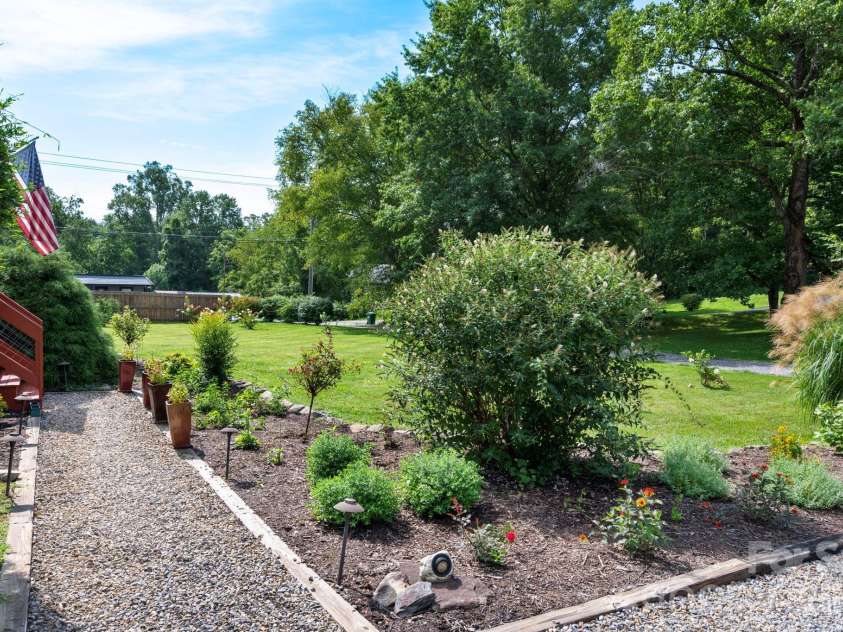 7 Addison Fisher Way, Asheville, NC 28805.  MLS# CAR4414192, YatesRealty ID 44664. Let's check it out