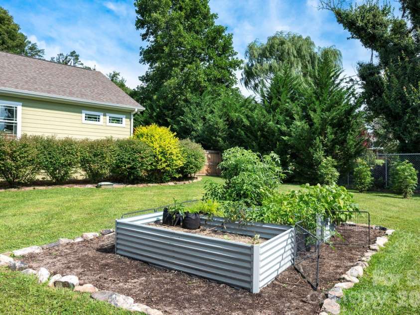 7 Addison Fisher Way, Asheville, NC 28805.  MLS# CAR4414192, YatesRealty ID 44664. Veggies here...