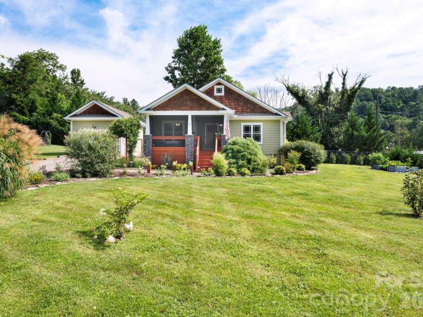 7 Addison Fisher Way, Asheville, NC 28805.  MLS# CAR4414192, YatesRealty ID 44664. What an amazing setting