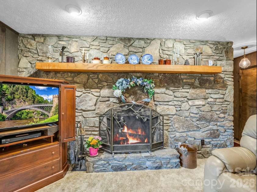 12 Chippewa Trail, Black Mountain, NC 28711.  MLS# CAR4407721, YatesRealty ID 44665. 