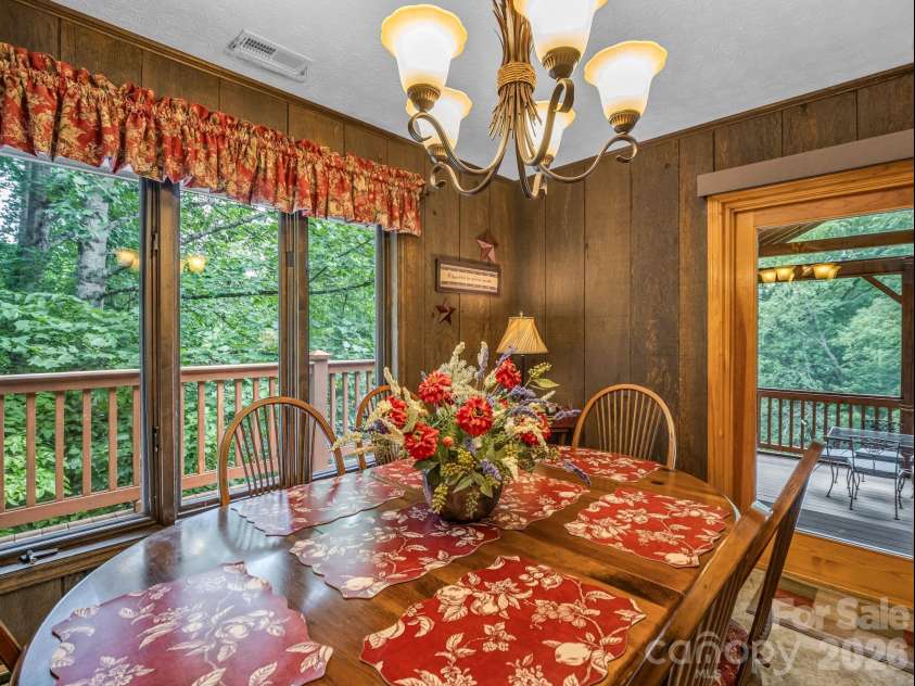 12 Chippewa Trail, Black Mountain, NC 28711.  MLS# CAR4407721, YatesRealty ID 44665. 