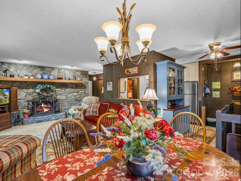 12 Chippewa Trail, Black Mountain, NC 28711.  MLS# CAR4407721, YatesRealty ID 44665. 
