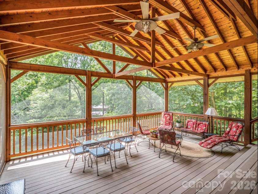 12 Chippewa Trail, Black Mountain, NC 28711.  MLS# CAR4407721, YatesRealty ID 44665. 