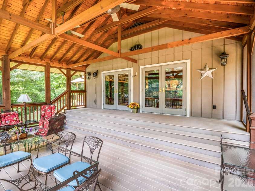 12 Chippewa Trail, Black Mountain, NC 28711.  MLS# CAR4407721, YatesRealty ID 44665. 
