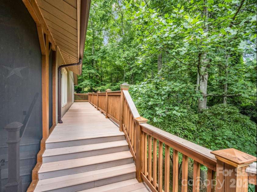 12 Chippewa Trail, Black Mountain, NC 28711.  MLS# CAR4407721, YatesRealty ID 44665. 