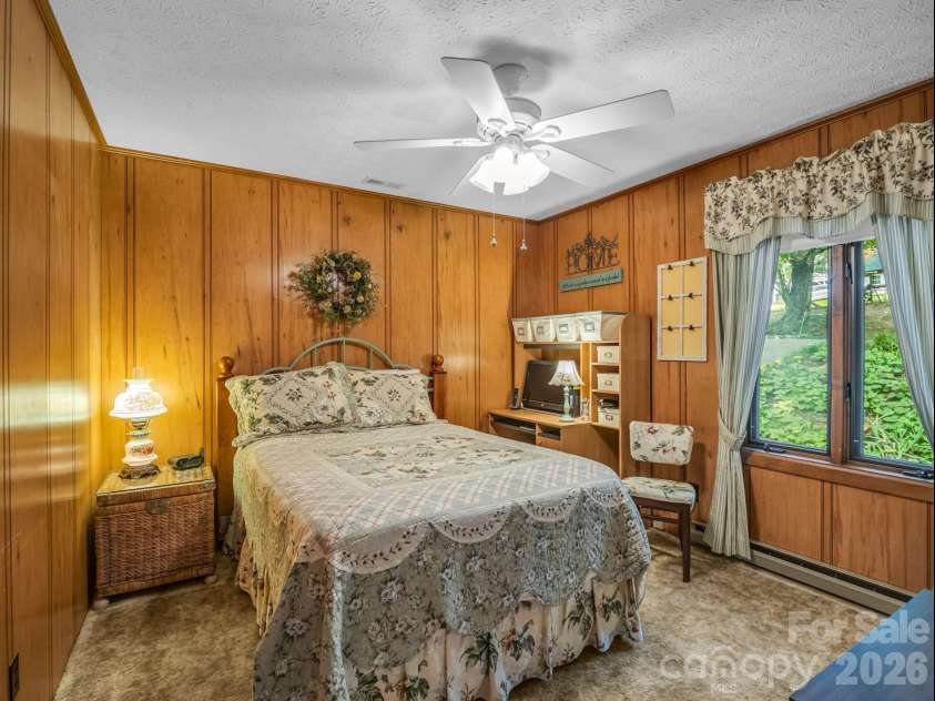 12 Chippewa Trail, Black Mountain, NC 28711.  MLS# CAR4407721, YatesRealty ID 44665. 