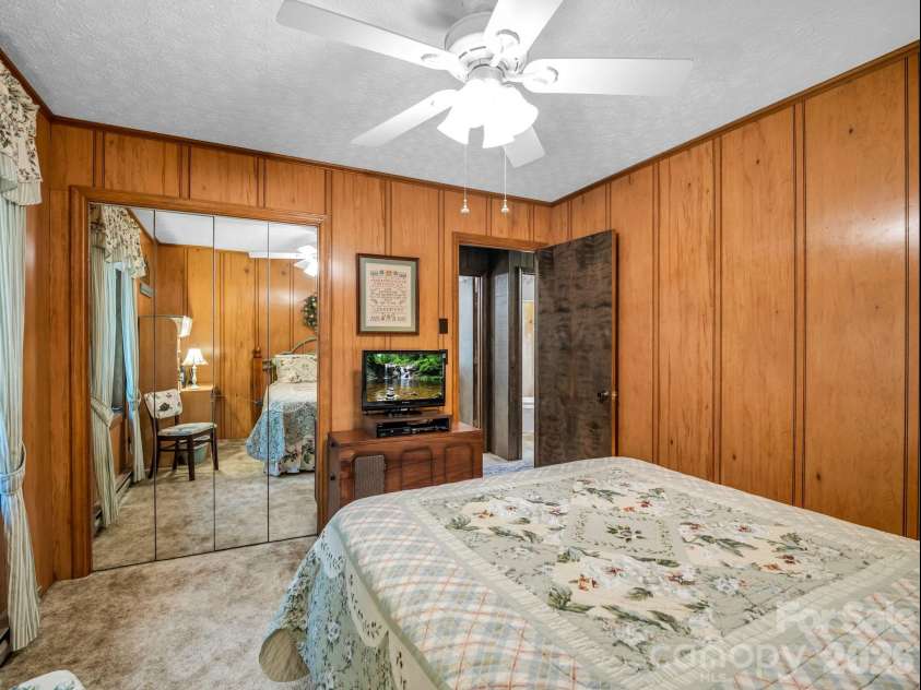 12 Chippewa Trail, Black Mountain, NC 28711.  MLS# CAR4407721, YatesRealty ID 44665. 