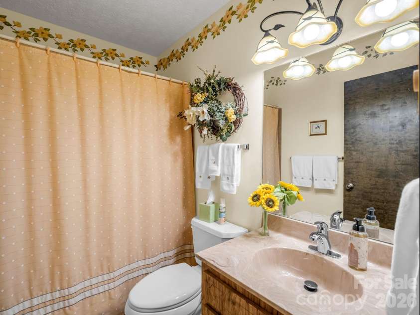 12 Chippewa Trail, Black Mountain, NC 28711.  MLS# CAR4407721, YatesRealty ID 44665. 