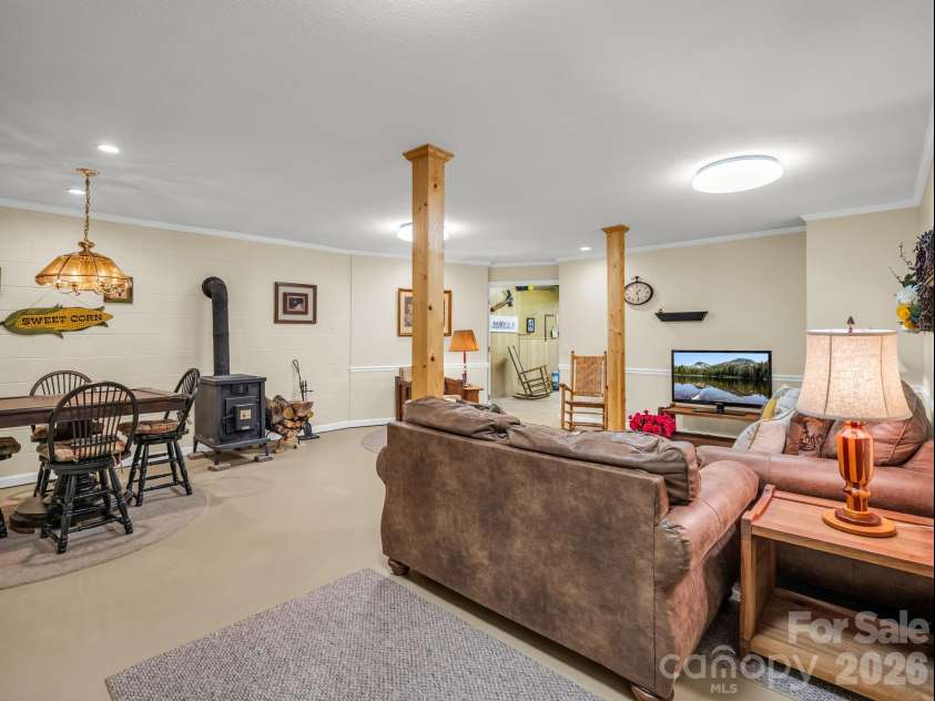 12 Chippewa Trail, Black Mountain, NC 28711.  MLS# CAR4407721, YatesRealty ID 44665. 