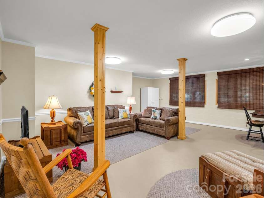 12 Chippewa Trail, Black Mountain, NC 28711.  MLS# CAR4407721, YatesRealty ID 44665. 