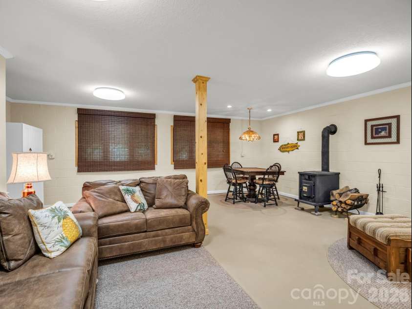 12 Chippewa Trail, Black Mountain, NC 28711.  MLS# CAR4407721, YatesRealty ID 44665. 
