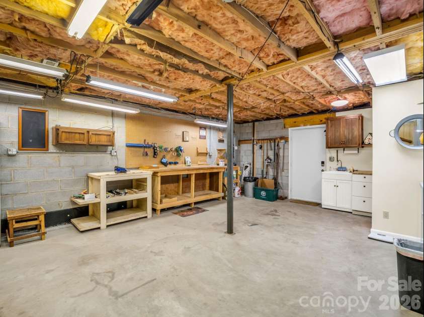 12 Chippewa Trail, Black Mountain, NC 28711.  MLS# CAR4407721, YatesRealty ID 44665. 