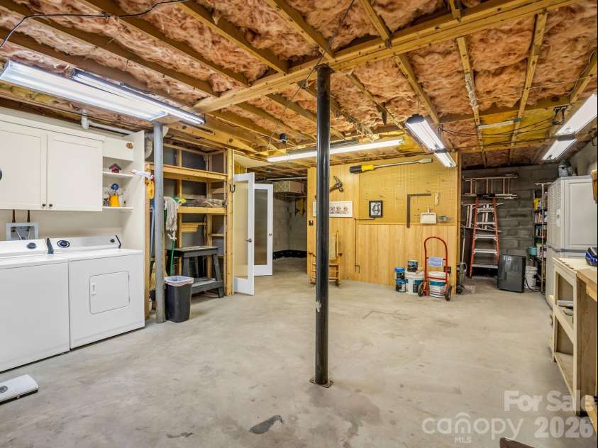 12 Chippewa Trail, Black Mountain, NC 28711.  MLS# CAR4407721, YatesRealty ID 44665. 