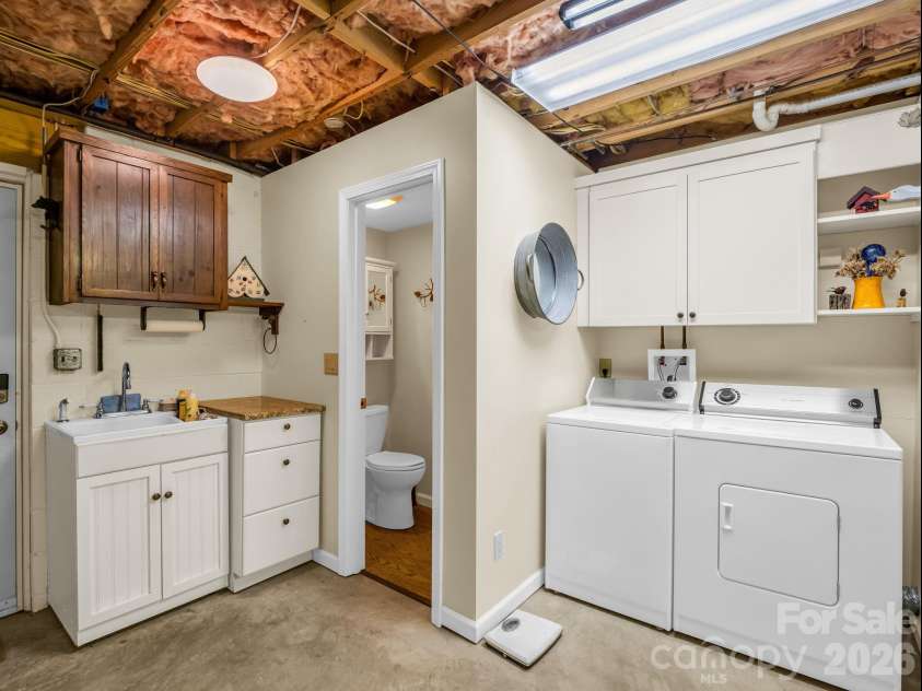 12 Chippewa Trail, Black Mountain, NC 28711.  MLS# CAR4407721, YatesRealty ID 44665. 