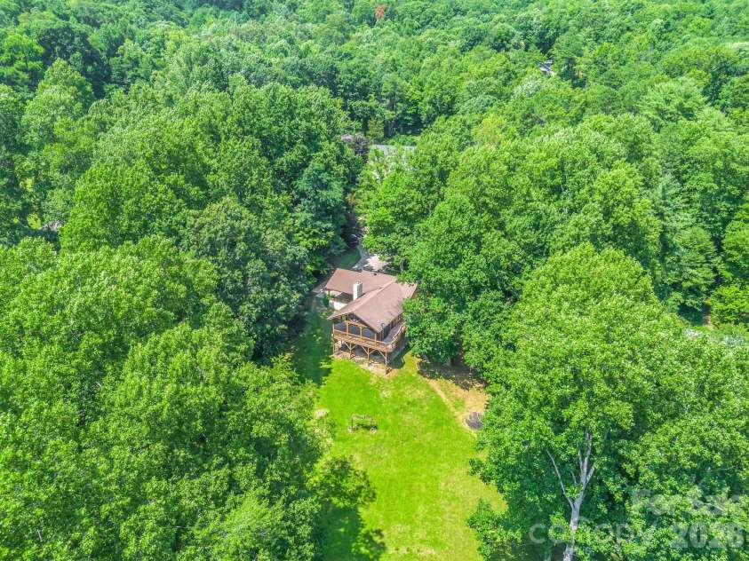 12 Chippewa Trail, Black Mountain, NC 28711.  MLS# CAR4407721, YatesRealty ID 44665. 