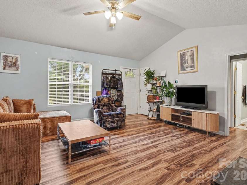 1209 Juniper Street, Kannapolis, NC 28081.  MLS# CAR4415022, YatesRealty ID 44666. 