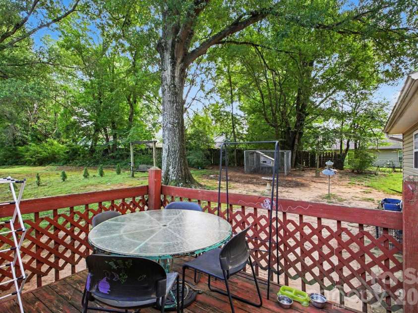 1209 Juniper Street, Kannapolis, NC 28081.  MLS# CAR4415022, YatesRealty ID 44666. 