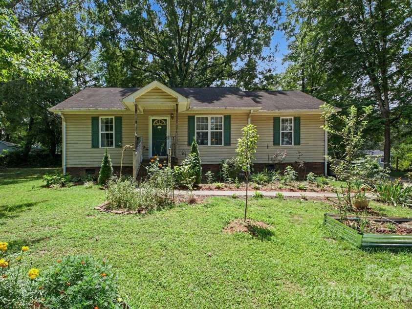 1209 Juniper Street, Kannapolis, NC 28081.  MLS# CAR4415022, YatesRealty ID 44666. 