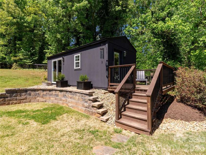 310 Case Street, Columbus, NC 28722.  MLS# CAR4371451, YatesRealty ID 44667. Also has side deck