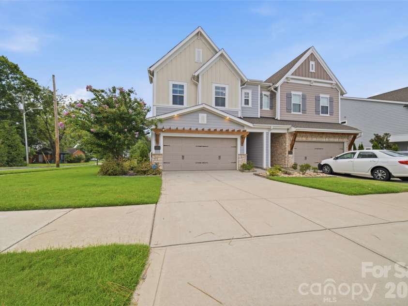 2503 Lydia Avenue, Charlotte, NC 28205.  MLS# CAR4412634, YatesRealty ID 44668. 