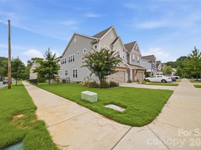 2503 Lydia Avenue, Charlotte, NC 28205.  MLS# CAR4412634, YatesRealty ID 44668. 