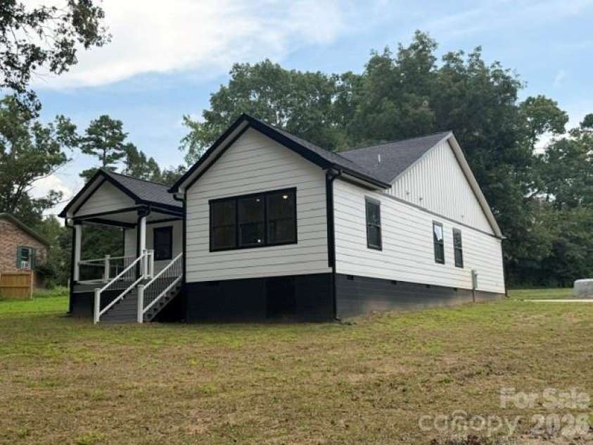 651 Bishs Way, Lincolnton, NC 28092.  MLS# CAR4415002, YatesRealty ID 44669. 