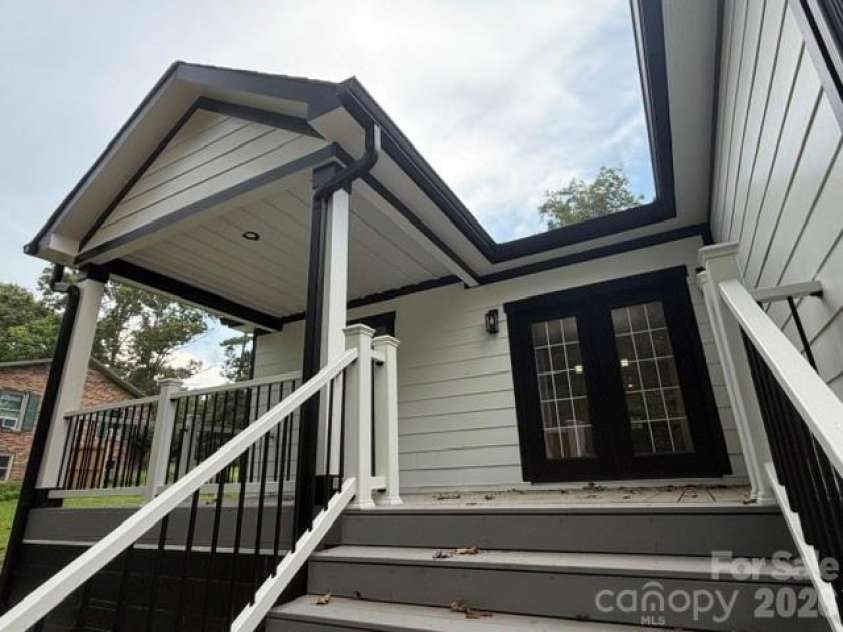 651 Bishs Way, Lincolnton, NC 28092.  MLS# CAR4415002, YatesRealty ID 44669. 