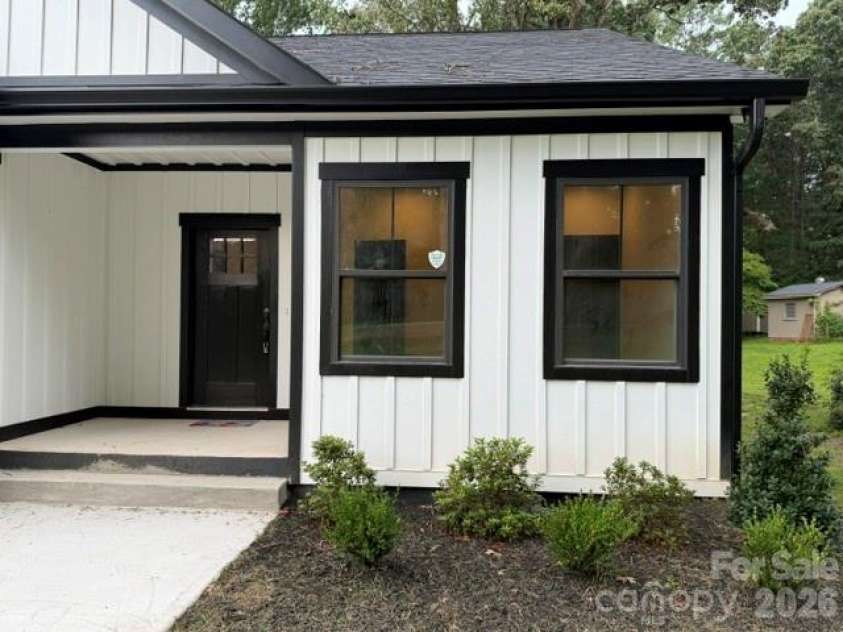 651 Bishs Way, Lincolnton, NC 28092.  MLS# CAR4415002, YatesRealty ID 44669. 