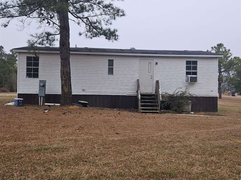 160 Fairfield Drive, Whiteville, NC 28472.  MLS# CAR4222627, YatesRealty ID 4467. 