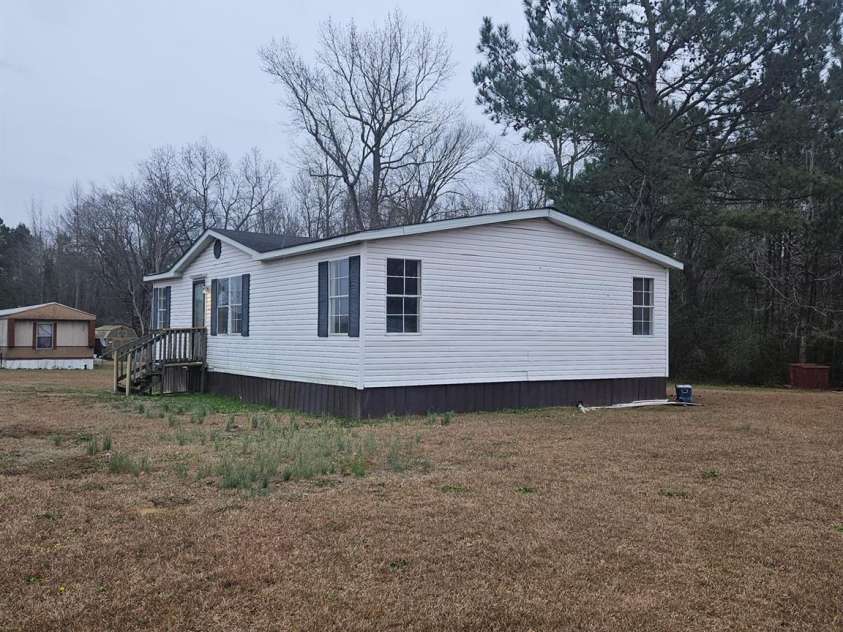 160 Fairfield Drive, Whiteville, NC 28472.  MLS# CAR4222627, YatesRealty ID 4467. 