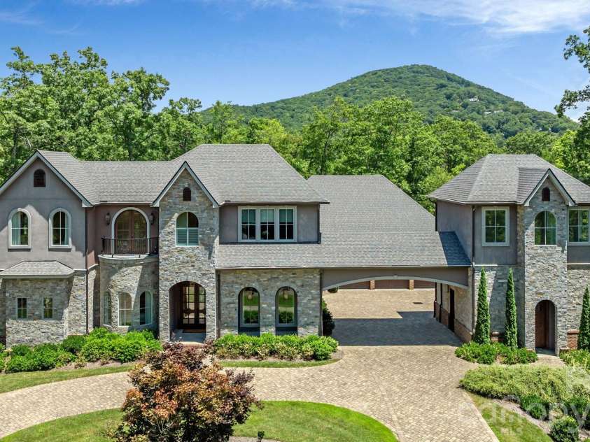 1905 White Tree Trail, Arden, NC 28704.  MLS# CAR4403022, YatesRealty ID 4467. 