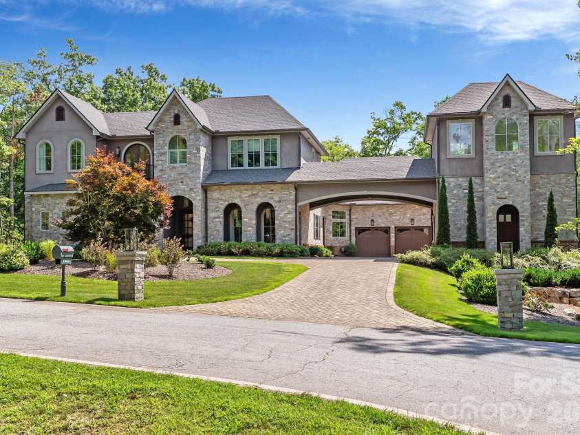 1905 White Tree Trail, Arden, NC 28704.  MLS# CAR4403022, YatesRealty ID 4467. 