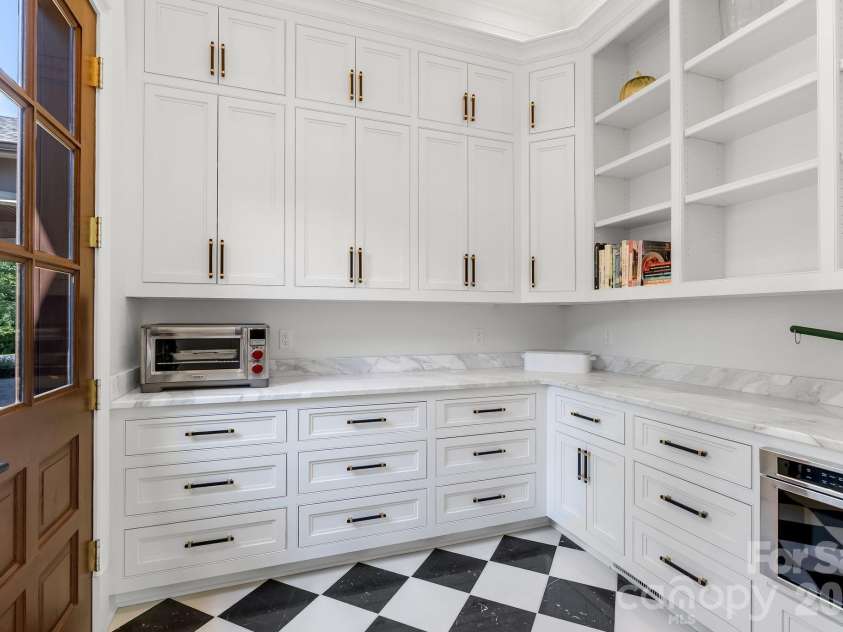 1905 White Tree Trail, Arden, NC 28704.  MLS# CAR4403022, YatesRealty ID 4467. 