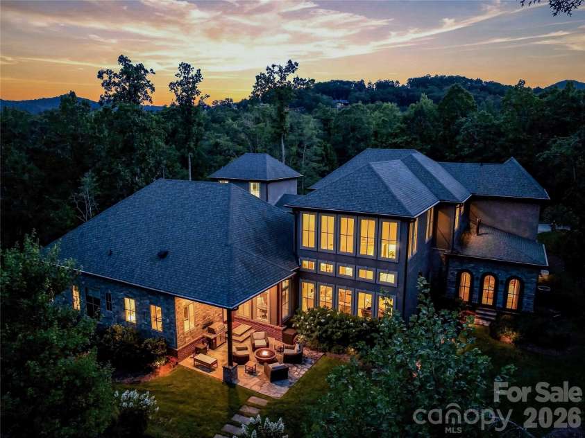 1905 White Tree Trail, Arden, NC 28704.  MLS# CAR4403022, YatesRealty ID 4467. 