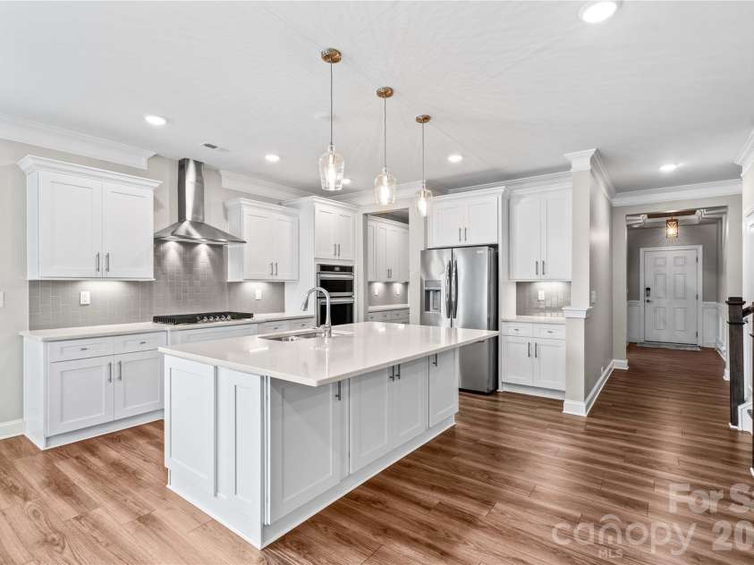 117 Farrier Lane, Statesville, NC 28677.  MLS# CAR4414632, YatesRealty ID 44670. Kitchen and Entry Hall