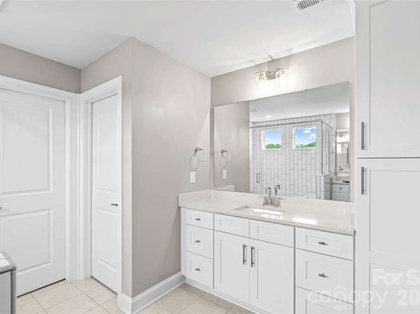 117 Farrier Lane, Statesville, NC 28677.  MLS# CAR4414632, YatesRealty ID 44670. Primary bath 2nd vanity